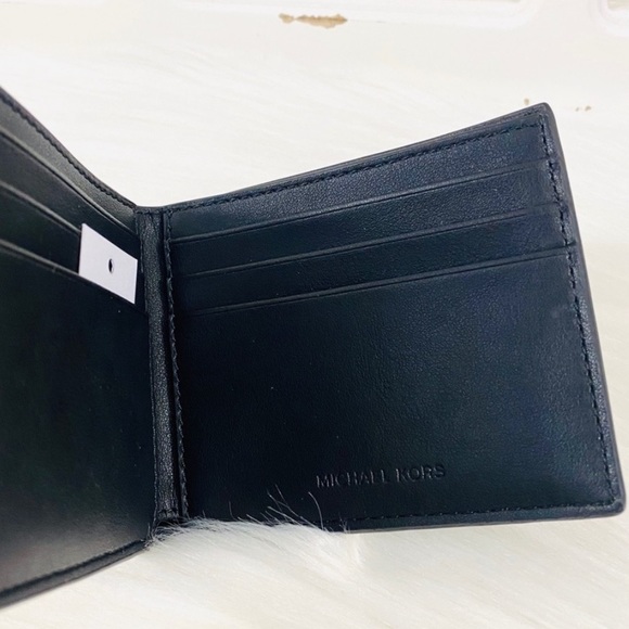 Michael Kors Jet Set Men’s Backpacks & Wallet Set - Picture 11 of 15